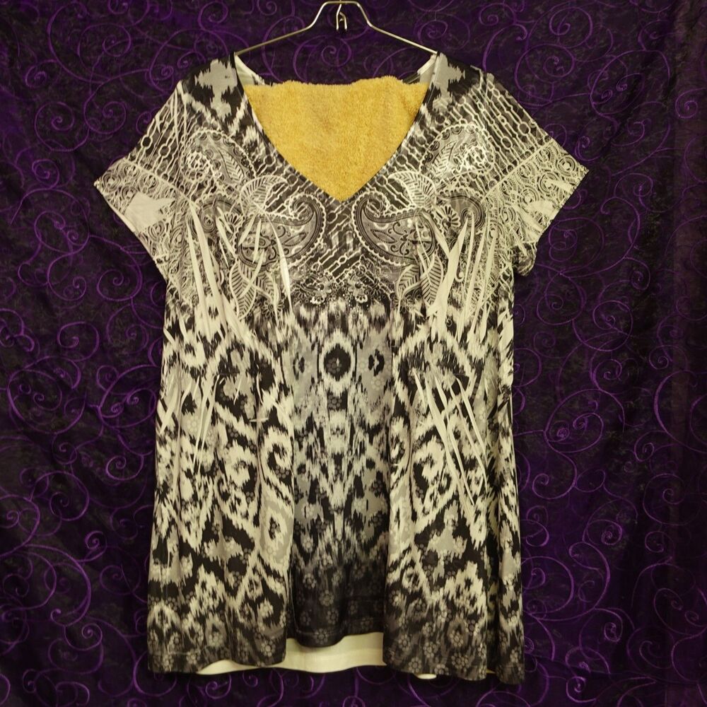 One World Women Plus Size 1X Black White Screenprint Streetwear Short Sleeve Top